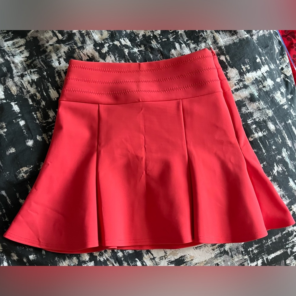 BRAND NEW BEBE HIGH WAISTED TULIP MINI SKIRT COLOR HIBISCUS XXS